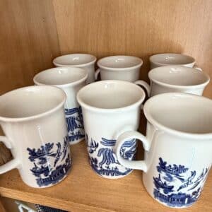 Churchill-Blue-Willow-Pattern-Mugs-fourth-image