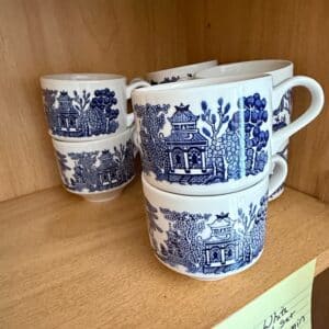 Churchill-Blue-Willow-Teacups