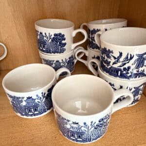 Churchill-Blue-Willow-Teacups-third-image