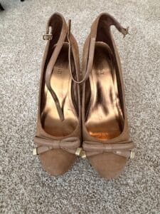 Ellen-Tracy-Womens-Suede-Bow-Ankle-Strap-Heels