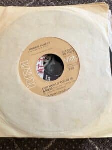 Morris-Albert-This-World-Today-Is-A-Mess-or-Feelings-Vinyl-Record