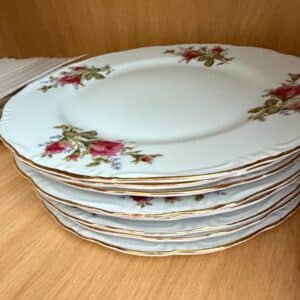 Moss-Rose-Pattern-Porcelain-Tea-Set-and-Dinnerware-Made-in-Japan-second-image