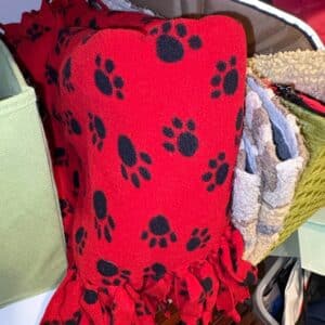 Red-Fleece-Paw-Print-Blanket
