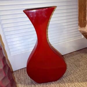 Red-and-White-Paisley-Ceramic-Vase-second-image