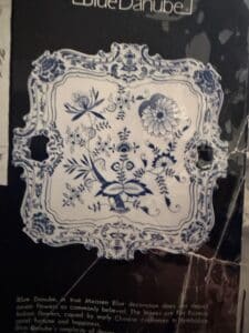 Blue-Danube-Blue-Onion-Pattern-Dinnerware-Set-fourth-image