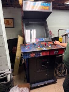 Midway-NBA-Maximum-Hangtime-Arcade-Cabinet