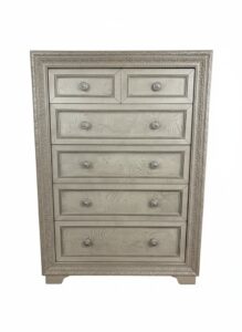 Pulaski-Furniture-Camila-Drawer-Chest-in-Creamy-White-second-image