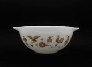 Pyrex-Early-American-Cinderella-Mixing-Bowl-second-image-1