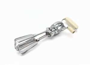 Vintage-Manual-Hand-Crank-Egg-Beater-Whisk-with-Cream-Bakelite-Handle-Made-in-Hong-Kong-third-image-1
