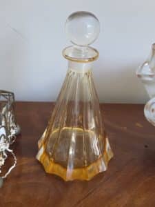 Amber-Glass-Decanter-with-Stopper-1