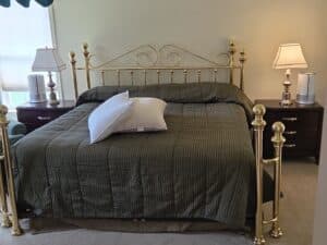 Dresher-King-Size-Brass-Finish-Metal-Bed-Frame-with-Headboard-and-Footboard-1