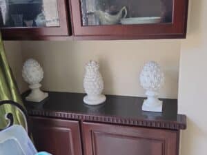 Set-of-White-Resin-Pineapple-and-Artichoke-Decor-Pieces