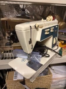 Singer-Merritt-Sewing-Machine