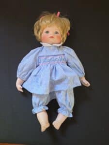 The-Ashton-Drake-Galleries-Hannah-Needs-A-Hug-Doll