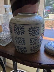 Vintage-Blue-and-White-Double-Happiness-Ginger-Jar