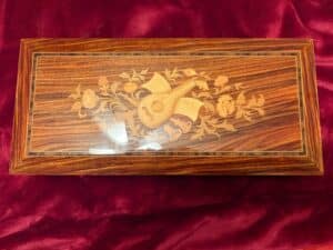 Artworks-by-Patricia-Rob-Mitchell-Inlaid-Music-Box-with-Mandolin-and-Floral-Motif