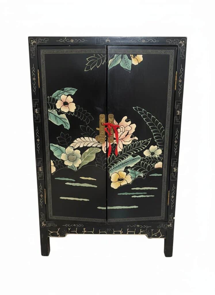 A World of Treasures in Fredericksburg – Art, Asian Décor, Rugs, Records & More!