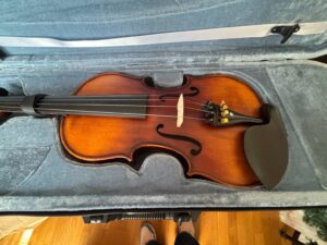 Paititi-or-Solid-Wood-Student-Violin-Outfit-second-image