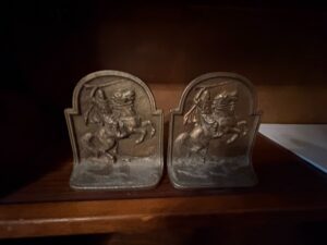 Vintage-Cast-Iron-Knight-Bookends