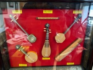 Vintage-Chinese-Miniature-Musical-Instrument-Shadow-Box-Display