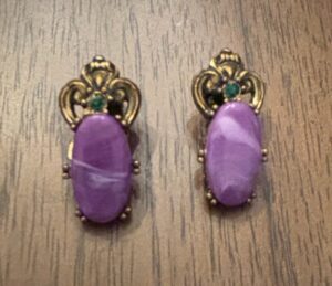 Vintage-Filigree-Purple-Cabochon-Clip-On-Earrings-Made-in-Japan