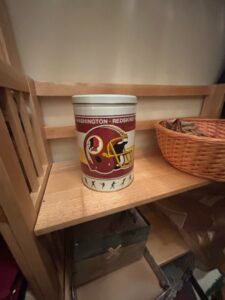 Vintage-Washington-Redskins-NFL-Popcorn-Tin-1