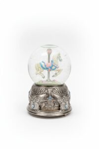 Wallace-Silversmiths-Carousel-Waltz-Musical-Snow-Globe