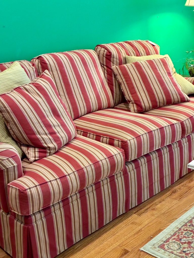 Fantastic Blue Moon:  Furniture, Decor, Rugs, Purses, Clothing, Jewelry, Sterling, Kitchen, Tools, Washer & Dryer