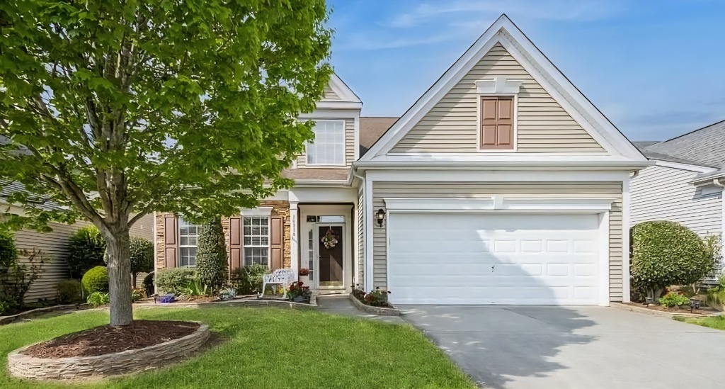 Blue Moon Sale with Nice Items in Rea Road Area