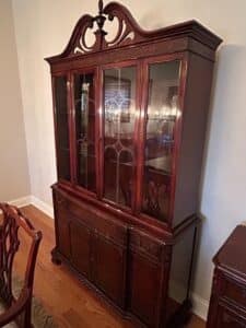 Vintage-Bernhardt-Mahogany-China-Cabinet