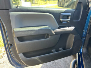 Chevrolet-Silverado-Regular-Cab-Pickup-Truck-third-image