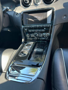 Jaguar-XJR-B-second-image