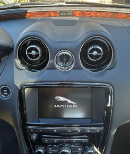 Jaguar-XJR-C-third-image