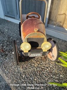 Vintage-Style-Packard-Tin-Toy-Pedal-Car