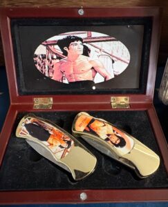 Bruce-Lee-Commemorative-Pocket-Knives-Set-Franklin-Mint