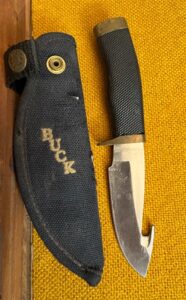 Buck-Zipper-Fixed-Blade-Knife-with-Guthook-and-Sheath