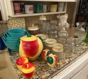 Turquoise-Dinnerware-Set-and-Assorted-Glassware-fourth-image