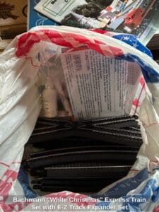 Bachmann-White-Christmas-Express-Train-Set-with-E-Z-Track-Expander-Set-fifth-image