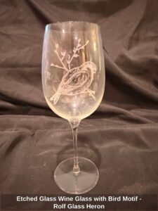 Etched-Glass-Wine-Glass-with-Bird-Motif-Rolf-Glass-Heron