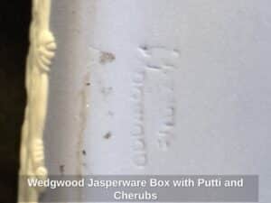 Wedgwood-Jasperware-Box-with-Putti-and-Cherubs-third-image