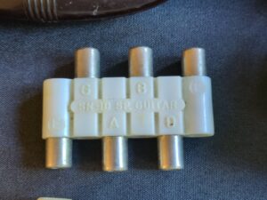 WM-Kratt-SN-SP-Guitar-Pitch-Pipe-1