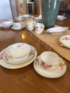 J.C.-Royal-Bavaria-Floral-China-Set-fourth-image