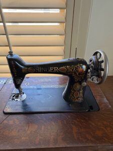 Singer-Treadle-Sewing-Machine-with-Cabinet-second-image