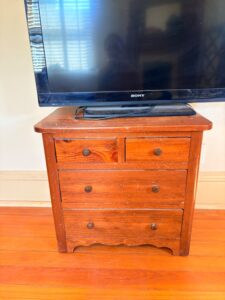 Small-Pine-Drawer-Chest