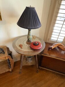 Victorian-Style-Spindle-Leg-Accent-Table