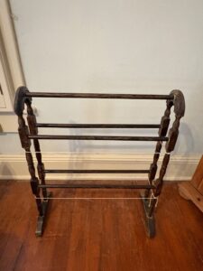 Victorian-Style-Spindle-Quilt-Rack