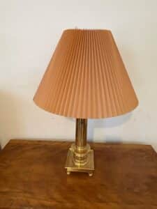 Vintage-Brass-Corinthian-Column-Table-Lamp