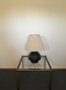 Vintage-Hollywood-Regency-Faux-Bamboo-Metal-Side-Table