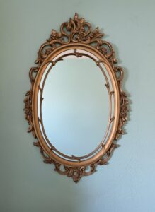 Vintage-Syroco-Hollywood-Regency-Oval-Floral-Mirror