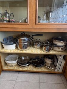 Fascine-Enamelware-Cookware-Set-and-Assorted-Kitchenware